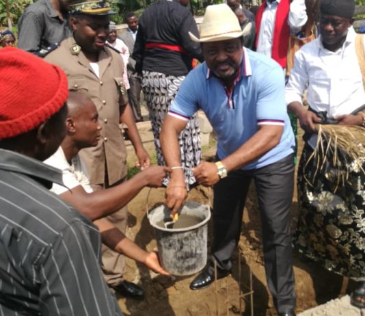 Cameroun- Littoral : Prince Théophile Kwendjeu en artisan de paix et de santé à Mantem II