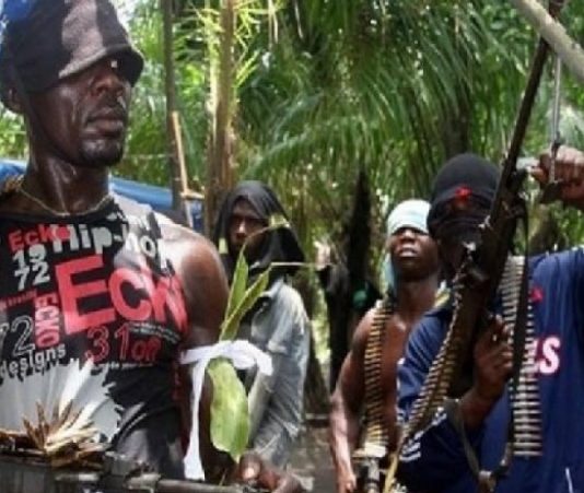 Ce que propose le journaliste Bell Tam à Paul Biya pour que les séparatistes déposent les armes