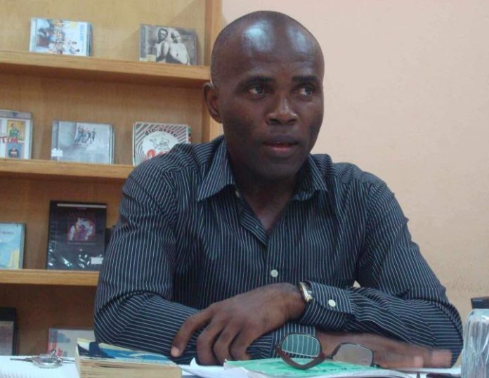 Distinction : Jean Claude Awono meilleur poète africain