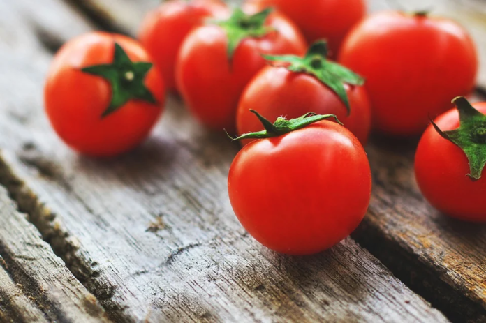 Comment abaisser la tension artérielle ? Voici 5 façons simples en utilisant un grand fruit