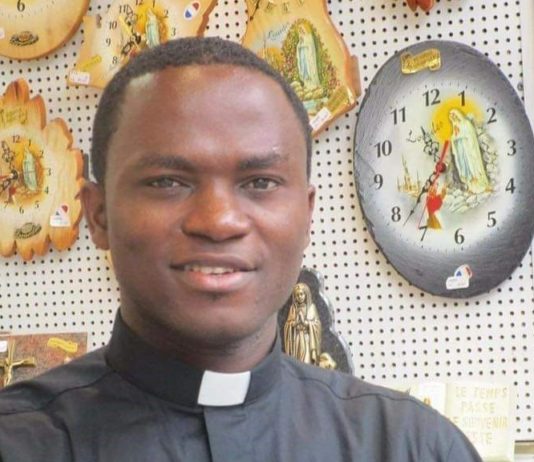 Interview exclusive : Film de la mort du Cardinal Christian Tumi, l’Abbé Etienne Bakaba, Prêtre à l’Archidiocèse de Douala se lâche