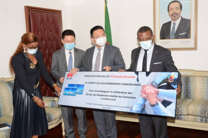 Cameroun : HUAWEI offre 20 appareils de visioconférence intelligents au gouvernement
