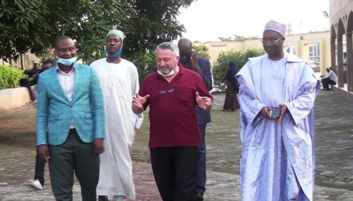Rentrée scolaire 2021-2022 : Docteur Fadil Bayero en humanitaire pour promouvoir l’éducation dans le grand Nord
