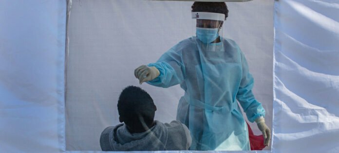 Covid-19 : le variant Omicron se propage en Afrique, mais les cas graves restent peu nombreux en Afrique du Sud (OMS)