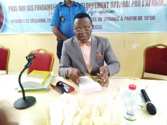 L’écrivain camerounais Dr Erik ESSOUSSE présente l’Afrique comme « un continent en panne d’un modèle de développement »