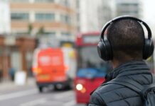 Plus d’un milliard de personnes à risque de souffrir de déficience auditive , avertit l’OMS