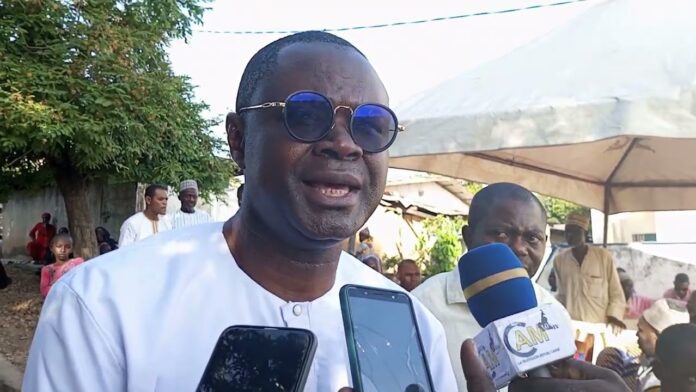 Mois de Ramadan au Cameroun : Sa Majesté Marie Robert Eloundou remet des dons aux fidèles musulmans de Monatélé