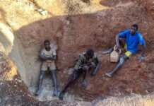 Est Cameroun – Travail dans les mines : la ruée vers l’or qui détourne les mineurs à Bétaré Oya