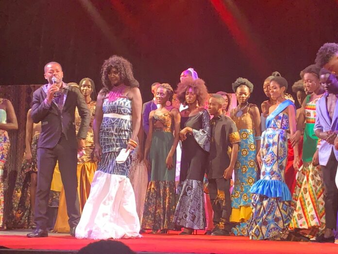 Mode au Cameroun : Aïsha Djougla présente sa collection ‘’écoresponsable’’