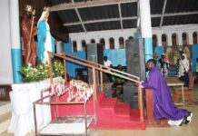 Montée des calamités au Cameroun : Après le drame de Mbankolo, le prêtre de l’Eglise catholique Abbé Otou Ntolo décide « d’exorciser ce qui est à l’origine » du phénomène