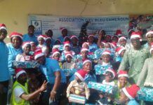 Humanitaire : « Ciel Bleu Cameroun » offre des cadeaux aux enfants réfugiés de Yaoundé 4