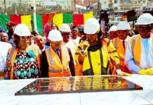 Autoroute Yaoundé – Nsimalen : Célestine Ketcha Courtès pose la première pierre de la section urbaine