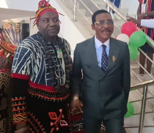 Nord-ouest Cameroun : Honorable Dr Kumase Simon Powoh mobilise pour le développement d’Awing et appelle à la paix
