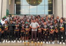 Cameroun : après le sacre des Lionnes, Eric Mathias Owona Nguini dresse un bilan sévère de Samuel Eto’o à la FECAFOOT et félicite les Championnes