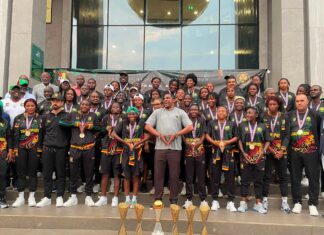 Cameroun : après le sacre des Lionnes, Eric Mathias Owona Nguini dresse un bilan sévère de Samuel Eto’o à la FECAFOOT et félicite les Championnes